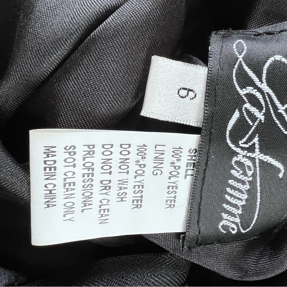 Black Dress with gold flowers. - Picture 5 of 5